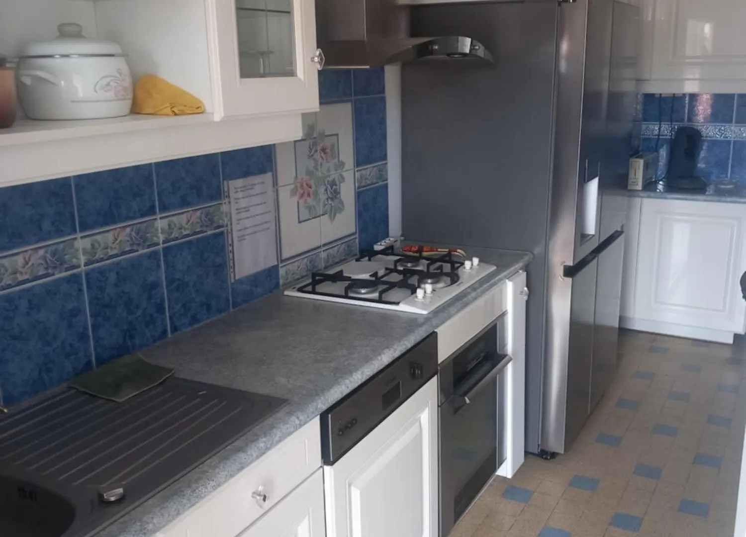 Chambre B2 Dans Un Appartement En Colocation 마르세유 홈스테이